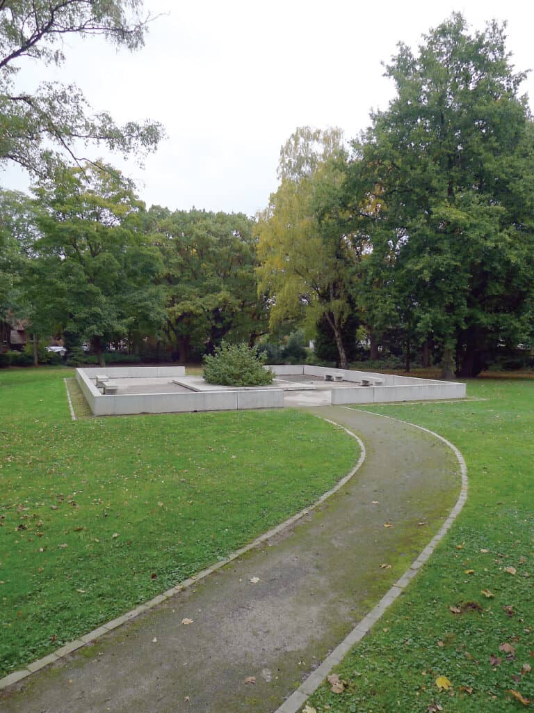 Denkmal für einen Gefangenen, 2004/10